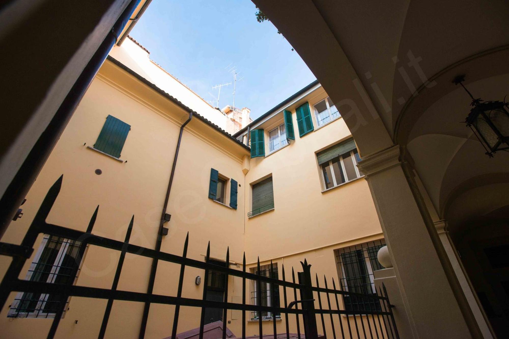 Caseospitali - Daisy, Ampio Trilocale X6 Vicino A Piazza Maggiore Bologna Luaran gambar